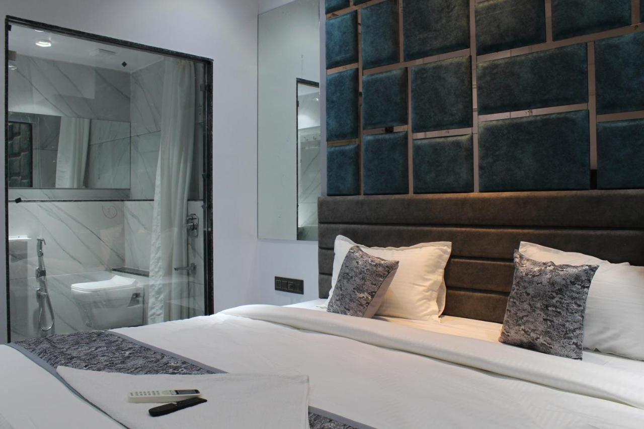 Hotel The Lowell Сурат Екстериор снимка