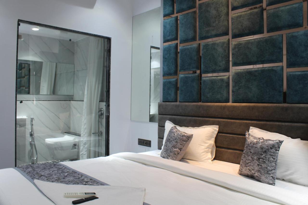 Hotel The Lowell Сурат Екстериор снимка